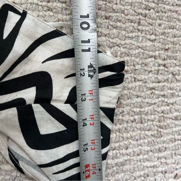 Midnight Sky Printed Crop Flutter Sleeve Blouse NWT - Picture 4 of 8